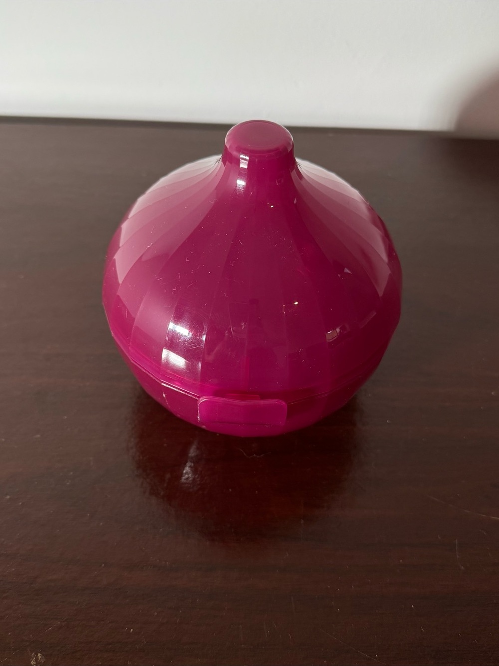 Tupperware Forget Me Not Onion container